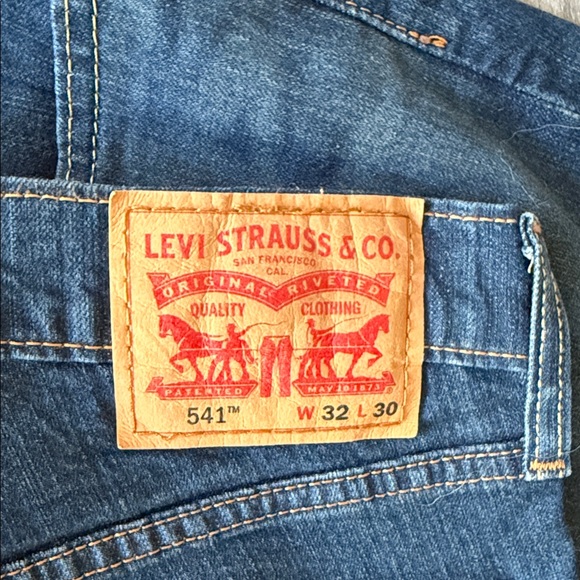 Levi's Men's Classic Indigo Straight Jeans - Picture 2 of 6